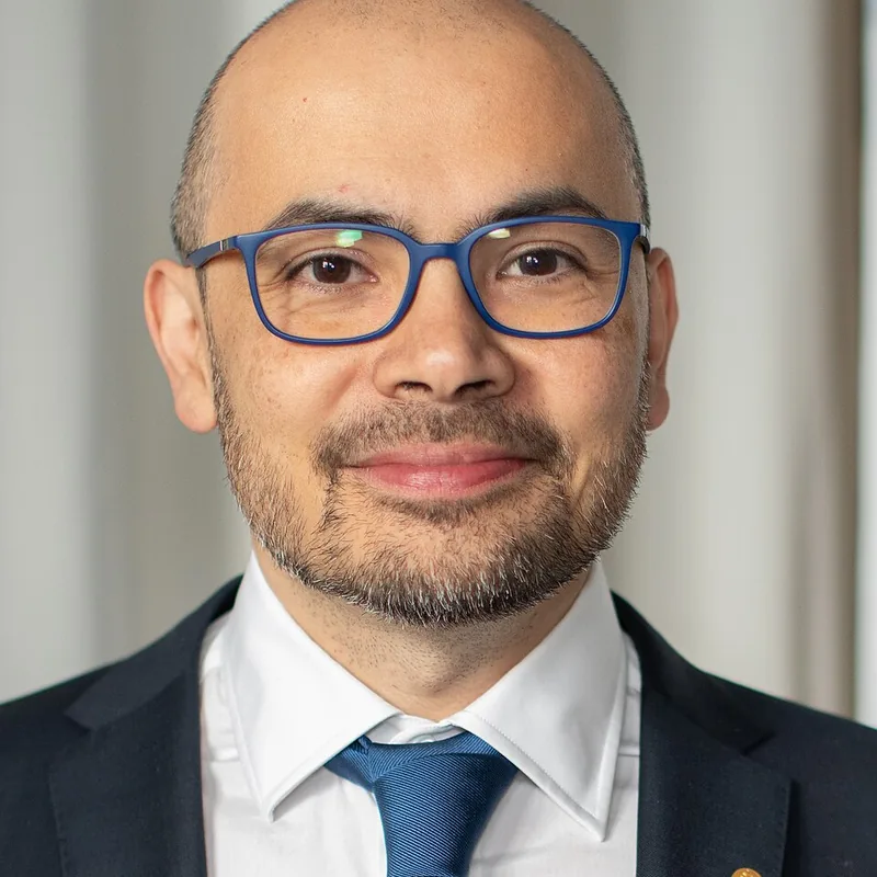 Demis Hassabis | Aim at a problem out of reach, then close it
